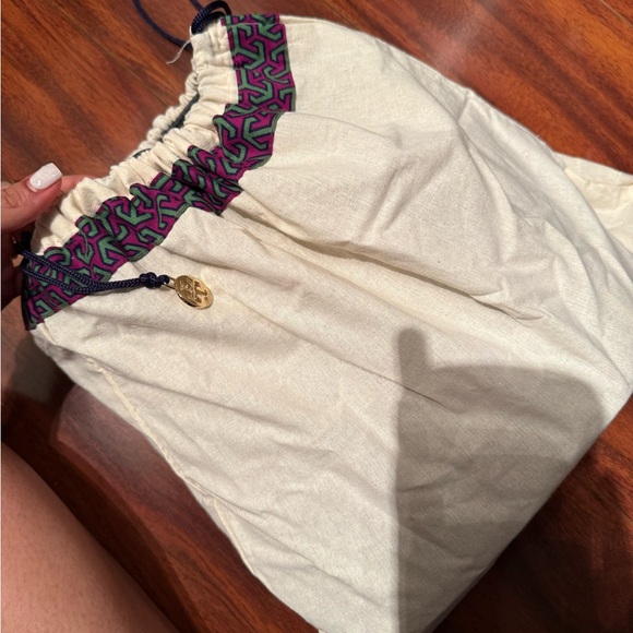 Black Quilted Leather Shoulder Bag - Picture 3 of 7